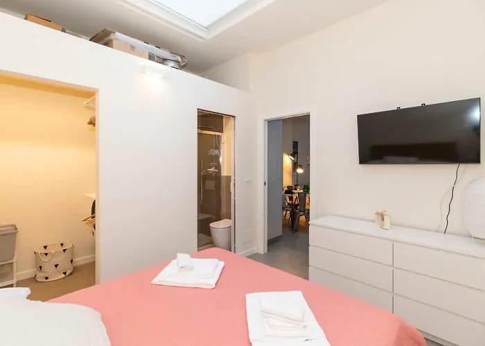 Mm Marconi Roomy & Modern Flat Daire